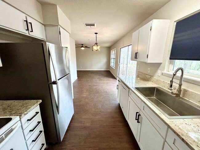 Photo - Close to UTSA - 3/2 Home for Rent