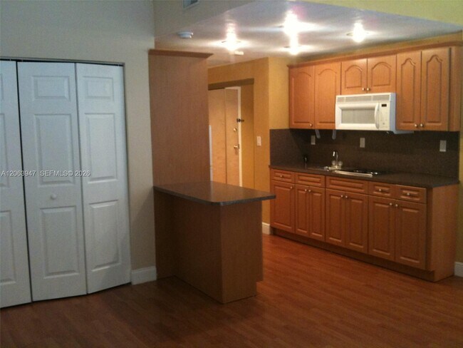 Photo - 700 Biltmore Way Unit 215