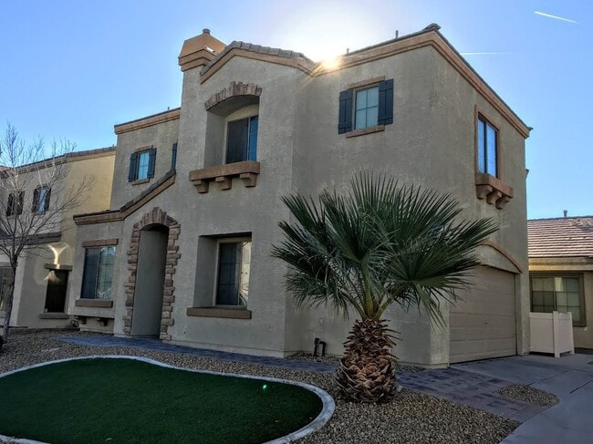 Great 3 bedroom 2.5 Townhouse with a 2 car... - Great 3 bedroom 2.5 Townhouse with a 2 car...