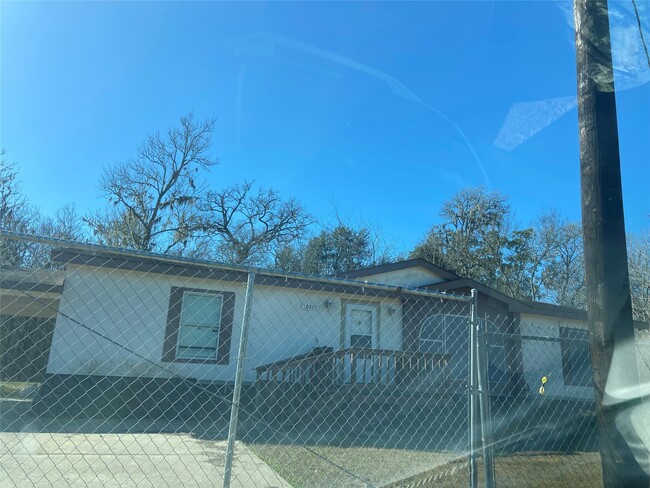 Building Photo - 10312 FM457 Rental