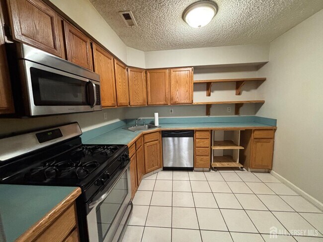 Photo - 62 Colleen Ct