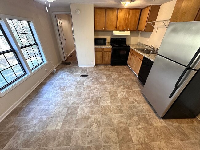 Photo - 3 Bedrooms, 2 Bathroom - House in East Rome!