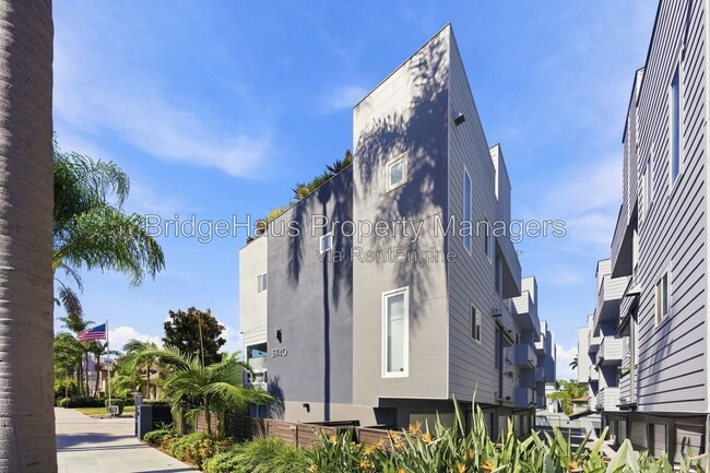 Photo - 3740 Third Ave