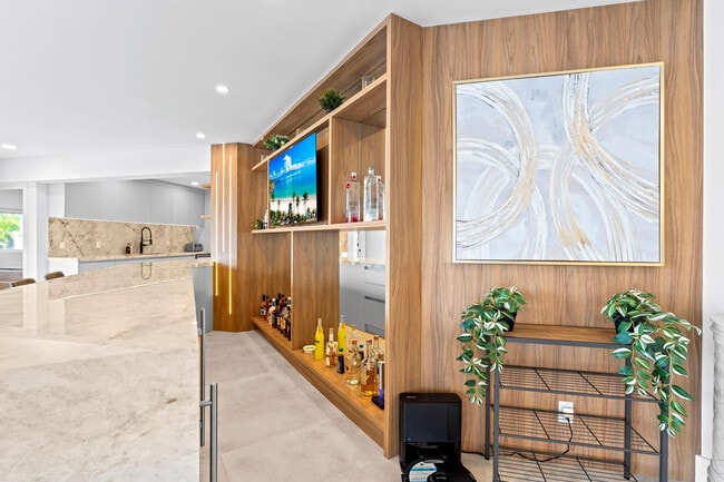 Photo - 1725 NE 23rd Ave