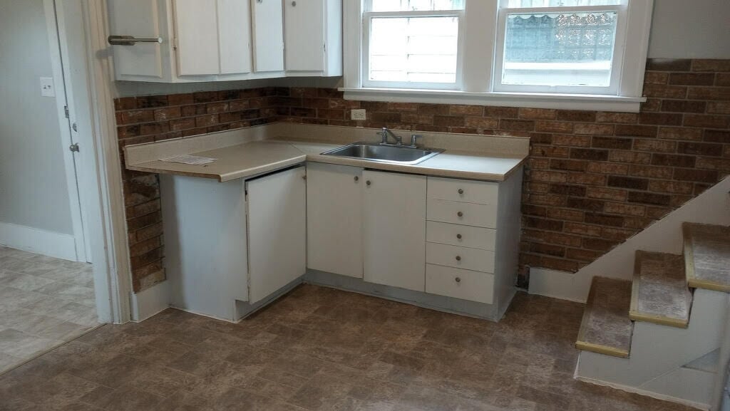 Kitchen - 657 Arden Ave