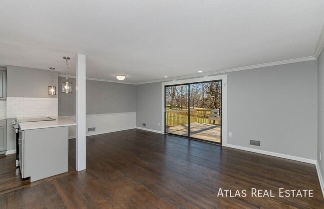 Photo - 8600 Lamar Ave