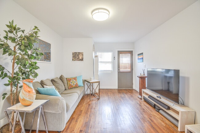 Photo - 571 Formwalt St SW Unit 10