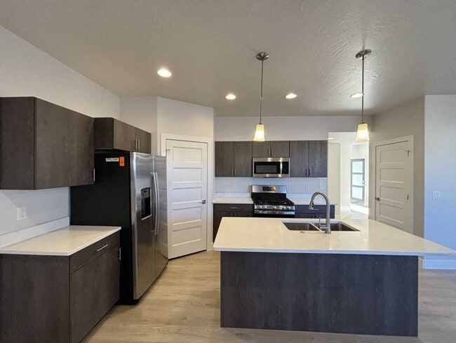 Photo - Beautiful Crimson Park Townhome - END UNIT