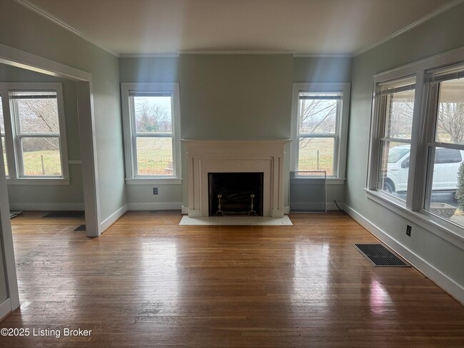 Photo - 2167 Eminence