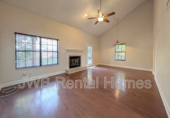 Photo - 3945 Oak St Townhome
