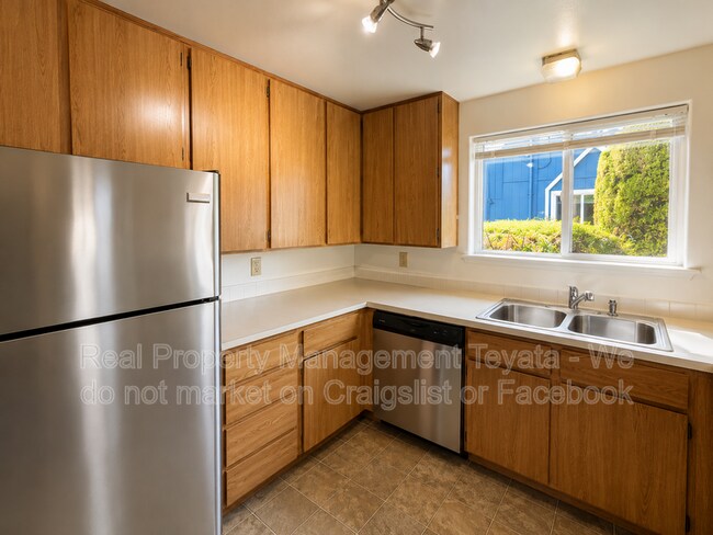 Photo - 2915 Moore St