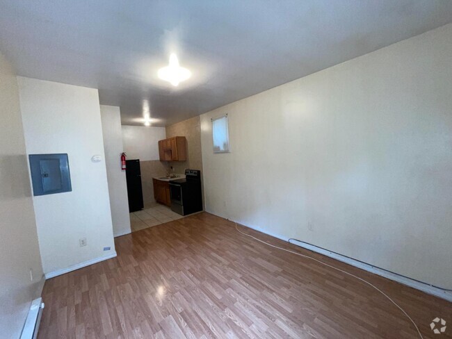 Building Photo - 8 City Terrace Rental