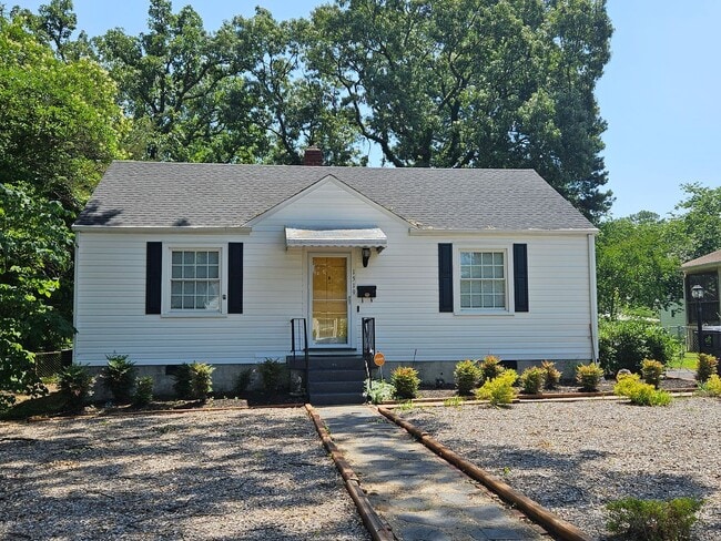 Building Photo - Available Now! 3BR/2BA Home In West End - ...