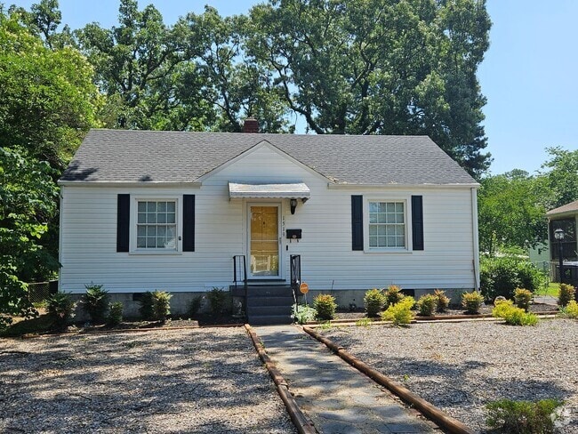 Building Photo - Available Now! 3BR/2BA Home In West End - ...