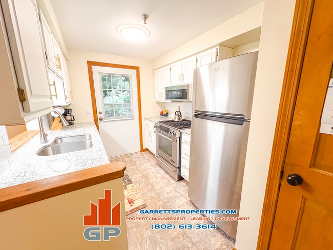 Building Photo - 18 Valade St Rental