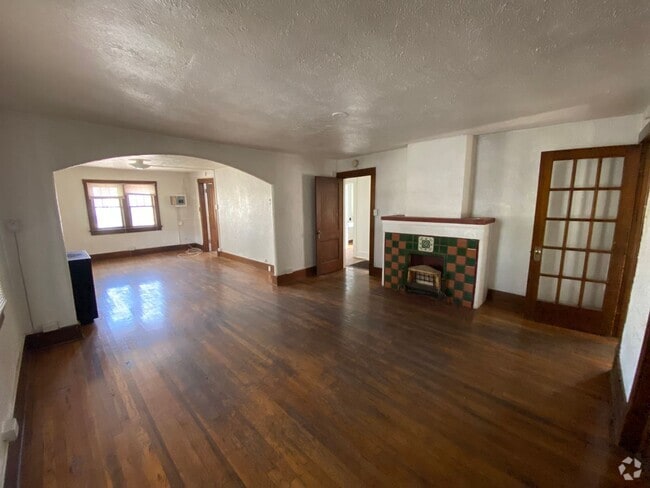 Building Photo - Spacious 3-Bedroom Unit 1605 - A Rental