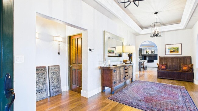 Building Photo - 3225 W Dry Creek Rd