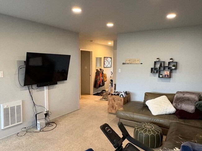 Photo - 339 Broadway