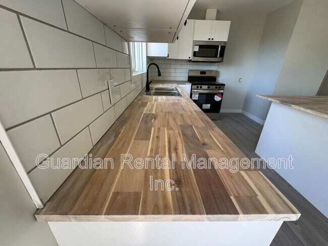 Photo - 329 Albany St Unit 1