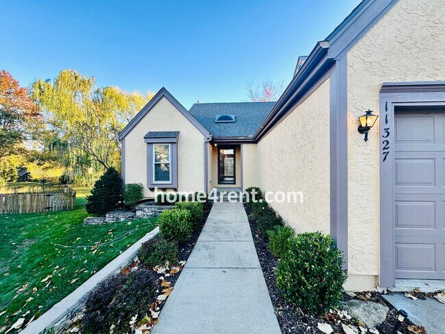 Photo - Gorgeous Duplex in Overland Park w/ SS App...