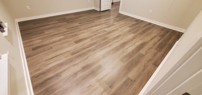 Photo - 1404 Zephyr Ln