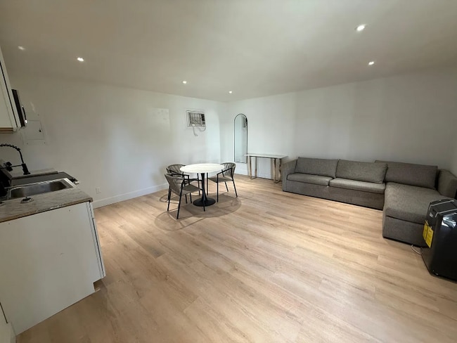 Photo - 4105 Poinsett St Unit 1