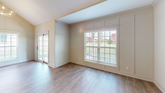 Photo - Stylish Veridian Townhome with Main-Level Primary Suite, Large Kitchen Island and Covered Back Patio