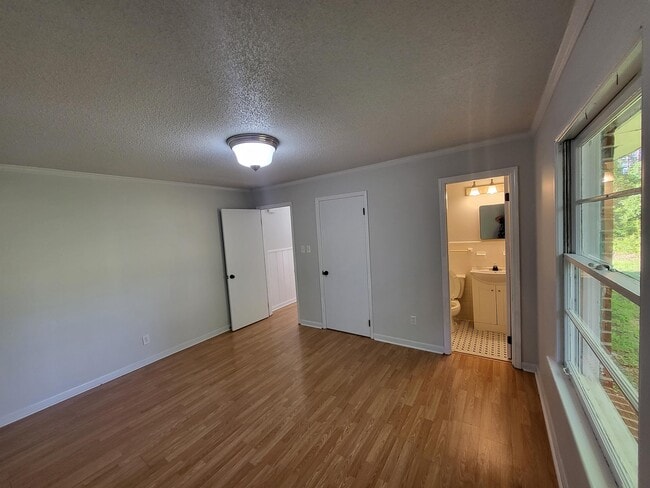 Photo - 105 Pinecrest Dr