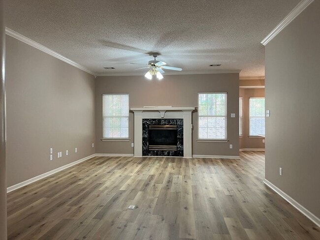 2406 Oakbrook Dr