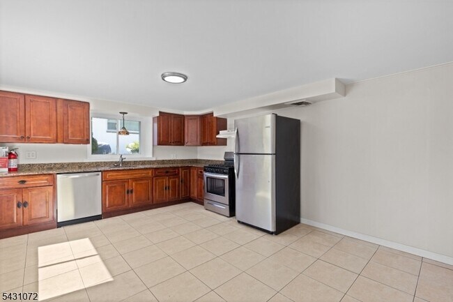 Photo - 154 Ames St