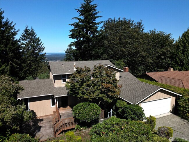 4Bd/3.5Ba Bellevue Home - 4Bd/3.5Ba Bellevue Home