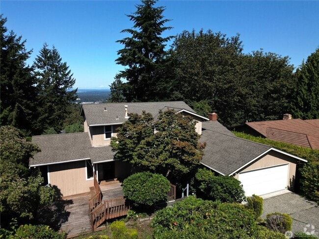 Building Photo - 4Bd/3.5Ba Bellevue Home
