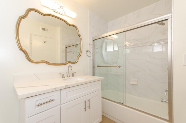 Photo - 8040 W 83rd St