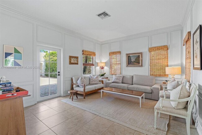 Photo - 375 Plymouth Rd