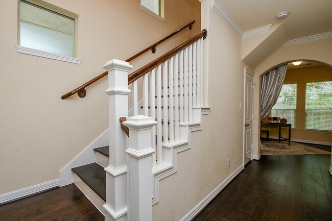 Photo - 446 N Live Oak St