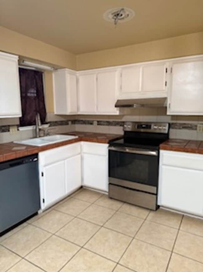 Photo - Three Bedroom Home Close to UNR