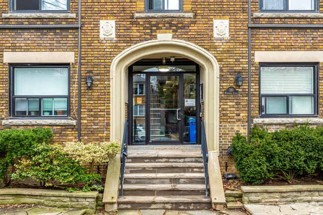 Entrance - 210 Wychwood Avenue
