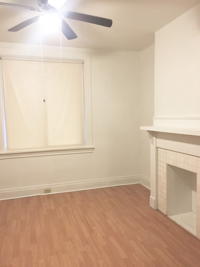 bedrrom - 1044 Welfer St Unit Floor 1