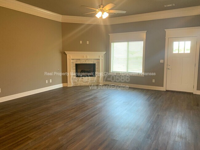Photo - 537 Buckboard Rd