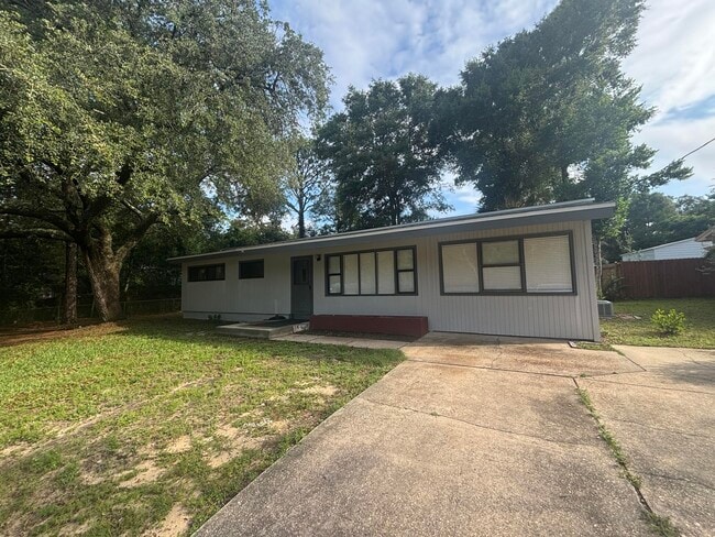 Building Photo - 143 Edwards Cir Rental