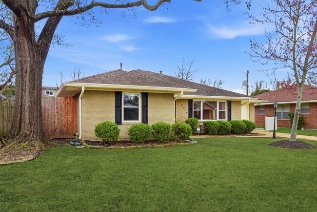 Photo - 2019 Brimberry St