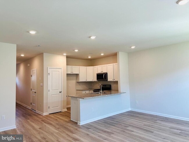 Photo - 8 Elenor Ln