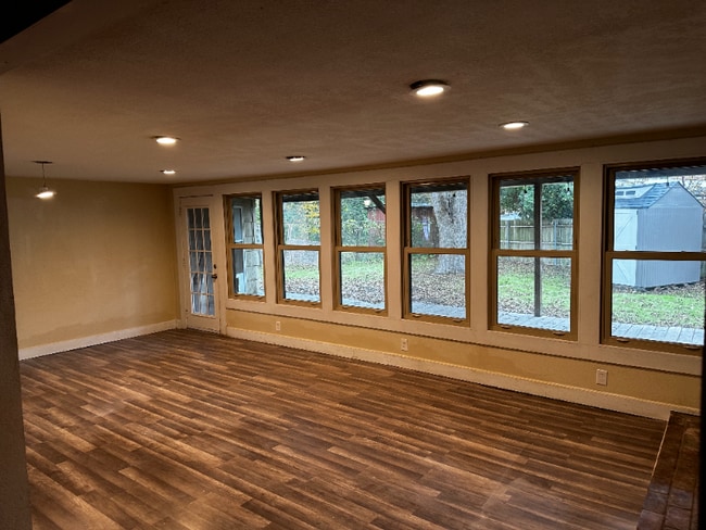 Photo - 1401 Springdale St