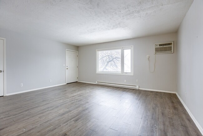 Photo - Steelcrest Apartments