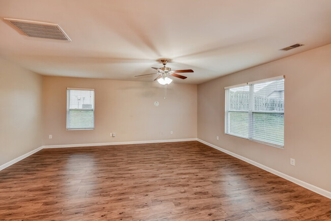 Photo - 116 Rosegate Dr
