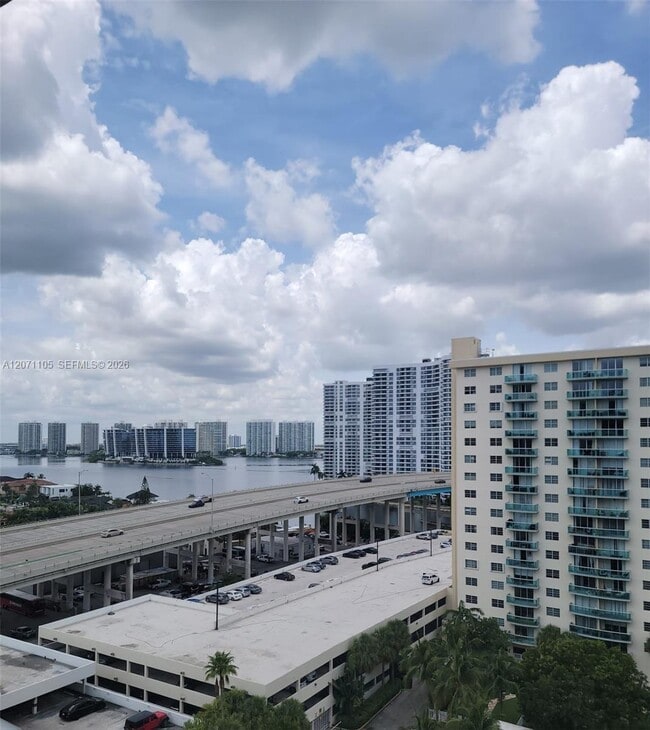Building Photo - 19380 Collins Ave Unit 1207