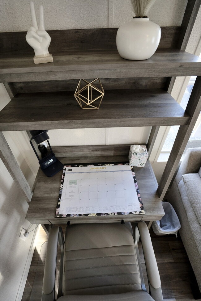 Photo - Modern 2-Bedroom, 2-Bath – Furnished Mobil... Unidad 6