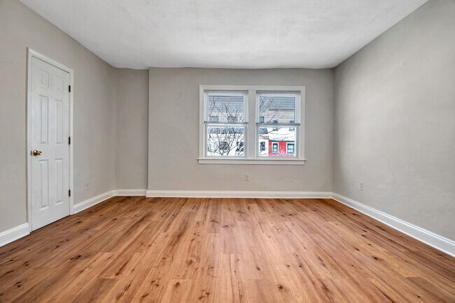 Building Photo - 1621 E St NE Rental