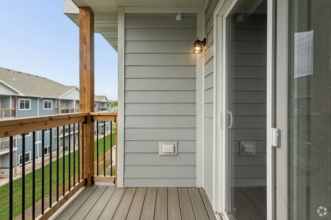 1BR, 1BA - 689SF - Balcony