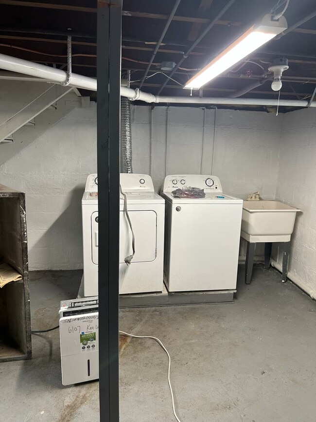 Photo - 1610 Pettibone Ave